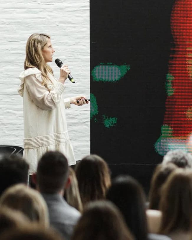 Rocío Joswig durante una ponencia